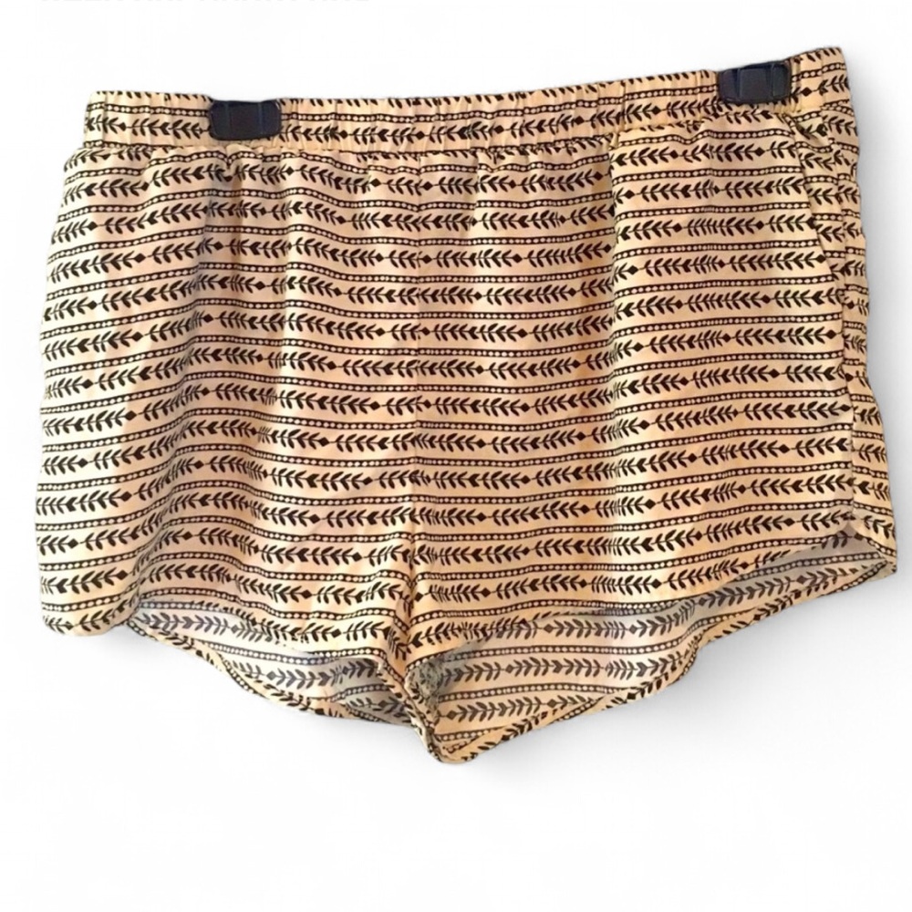 FOREVER 21 BEIGE AND BLACK PRINT ELASTIC WAIST BOHO SHORTS SIZE LARGE